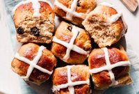 Gluten-Free Hot Cross Buns Recipe for Soft, Spiced Easter Buns