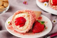 Strawberry Crunch Cheesecake Cones Recipe for Summer Treats