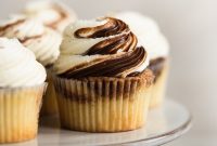 Vanilla Cupcakes with Nutella Swirl Filling and Frosting