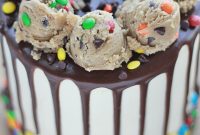 Monster Cookie Cake Recipe: Chewy, Candy-Packed Dessert