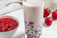 How to Make Creamy Strawberry Milk Tea at Home
