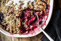 Apple and Blackberry Crumble Recipe for Perfect Autumn Dessert