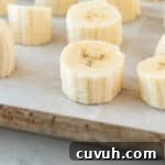 How to Freeze Bananas for Smoothies, Baking, and Snacks 16 freeze banana slices featured image