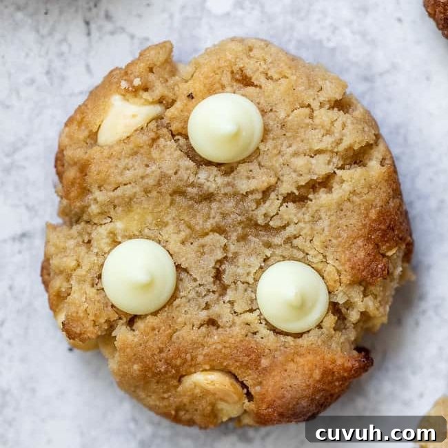 keto white chocolate chip cookies