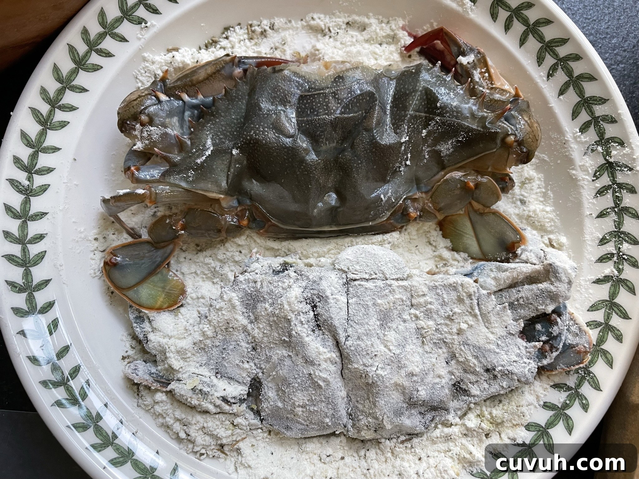 Pan-Seared Soft-Shell Crab with Garlic Butter and Fresh Herbs 4 Dredge softshell crab in flour mixture