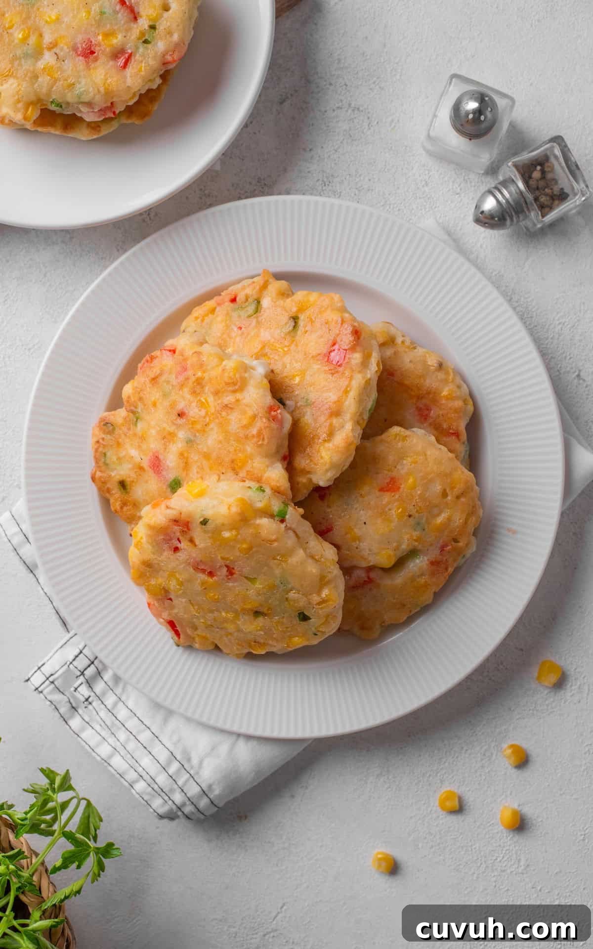 fitters made with corn, spring onions and red bell pepper.