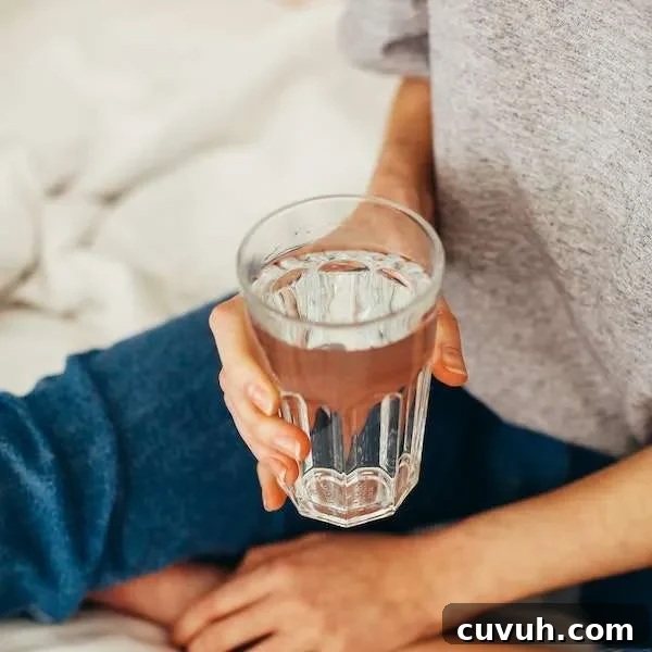 3 Natural Steps to Hydrate and Soothe Dry Skin 3 Hydration helps skin - drink water regularly