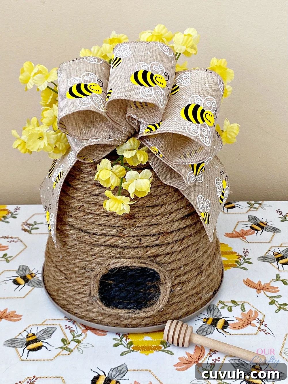 21 Chic DIY Summer Crafts to Refresh Your Home Decor 20 18. Beehive Decor