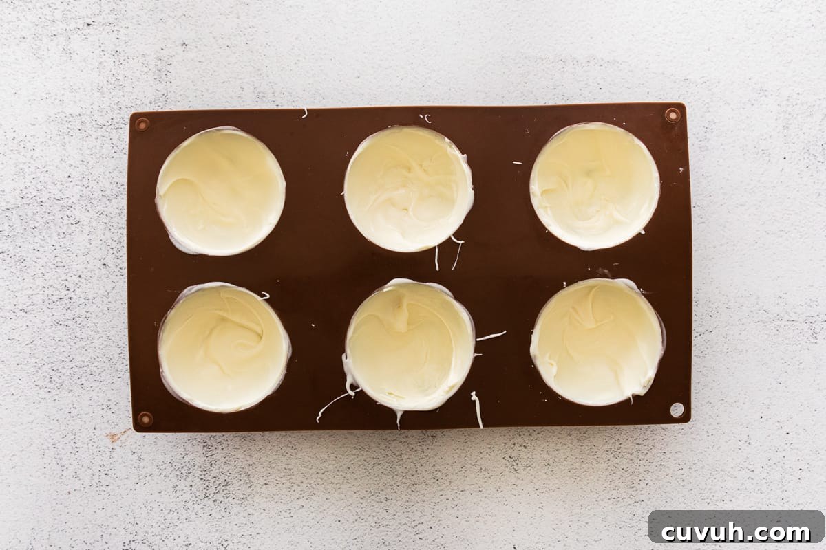how to make pumpkin hot cocoa bombs