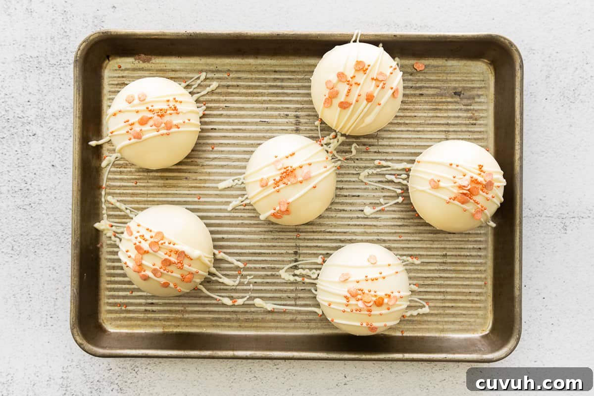 how to make pumpkin hot cocoa bombs